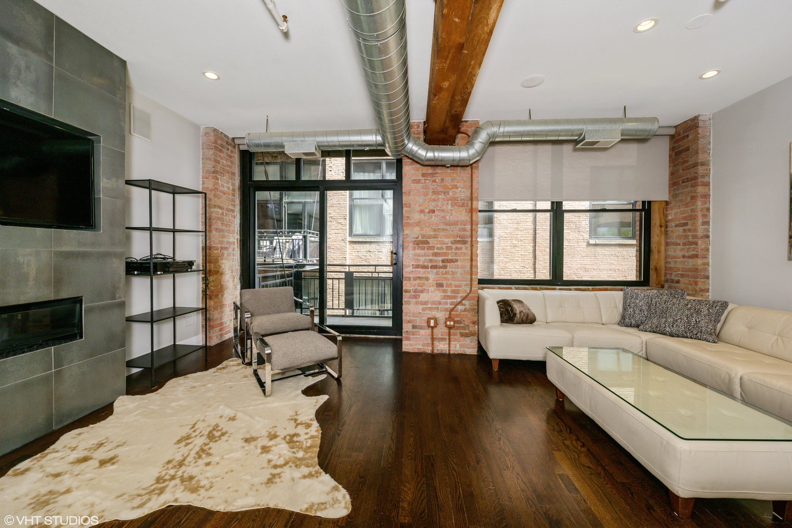 520 W HURON Street 304