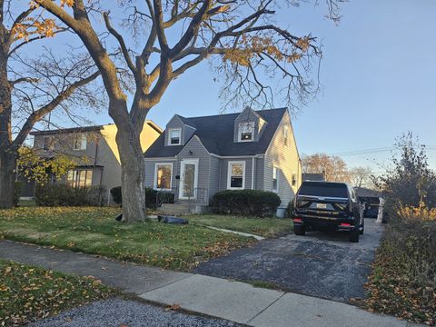 Tiny photo for 219 Village Drive, Northlake, IL 60164 (MLS # 12524859)