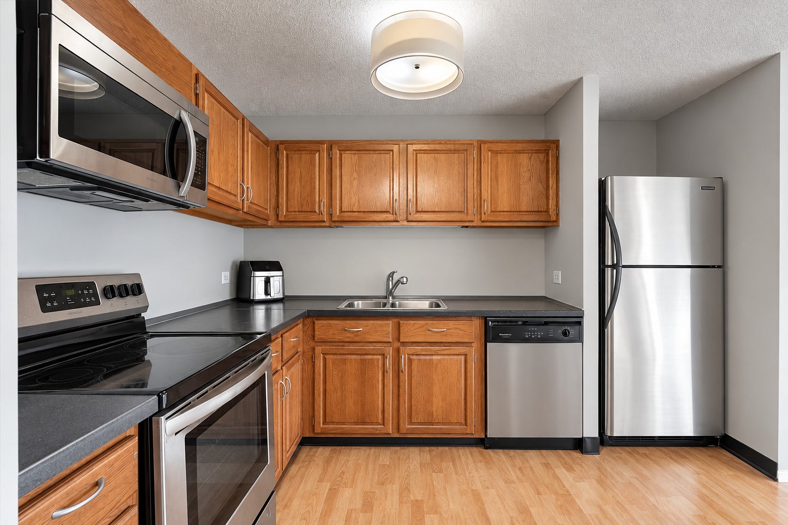 801 S Plymouth Court 906