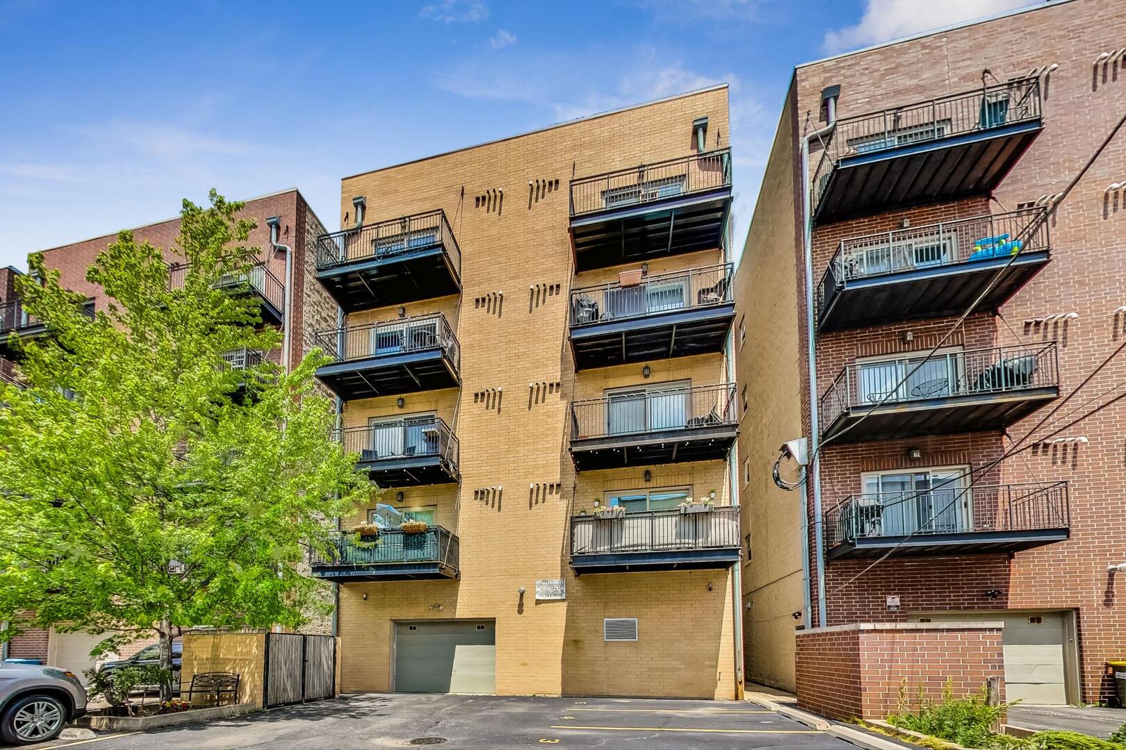 1909 W DIVERSEY Parkway 502
