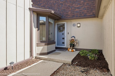 Tiny photo for 19 Westwood Drive, Indian Head Park, IL 60525 (MLS # 12775978)