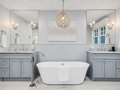 Tiny photo for 117 N Monroe Street, Hinsdale, IL 60521 (MLS # 12564493)