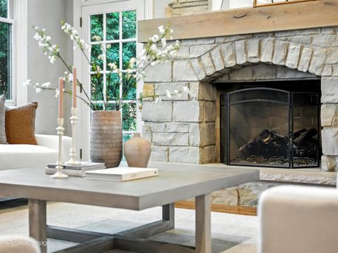 Tiny photo for 117 N Monroe Street, Hinsdale, IL 60521 (MLS # 12564493)