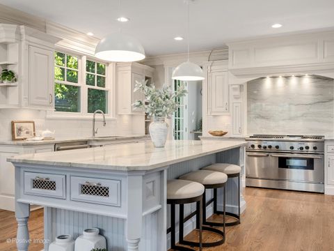 Tiny photo for 117 N Monroe Street, Hinsdale, IL 60521 (MLS # 12564493)