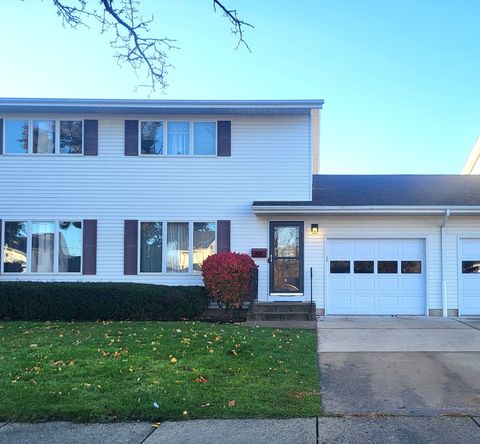 434 E Exchange Street 2 Sycamore IL 60178