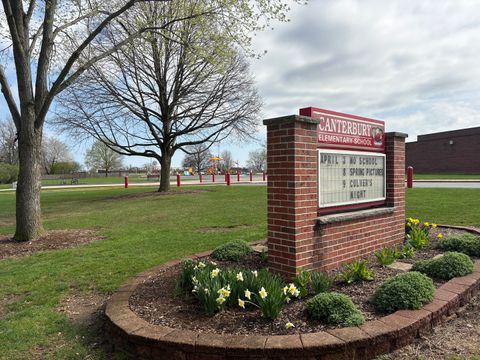 Tiny photo for 938 Canterbury Drive, Crystal Lake, IL 60014 (MLS # 12619612)