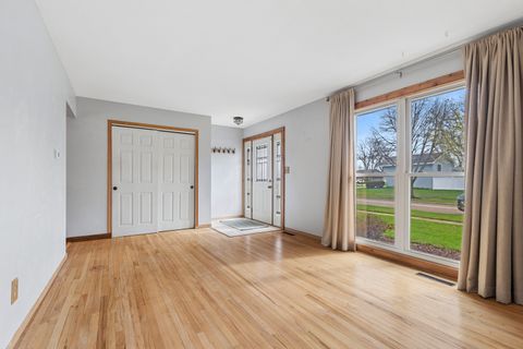 Tiny photo for 938 Canterbury Drive, Crystal Lake, IL 60014 (MLS # 12619612)