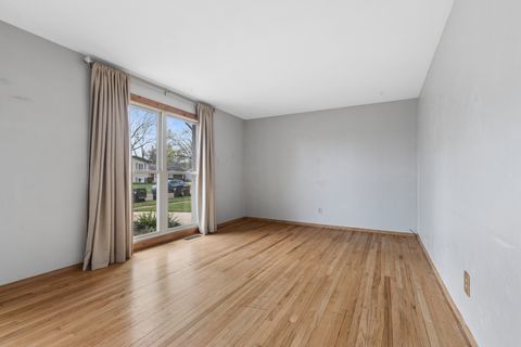 Tiny photo for 938 Canterbury Drive, Crystal Lake, IL 60014 (MLS # 12619612)