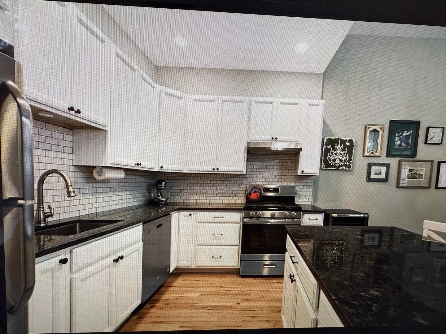 1760 W Wrightwood Avenue 103