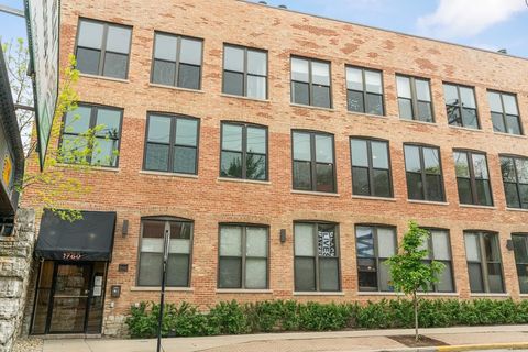 1760 W Wrightwood Avenue 103 Chicago IL 60614
