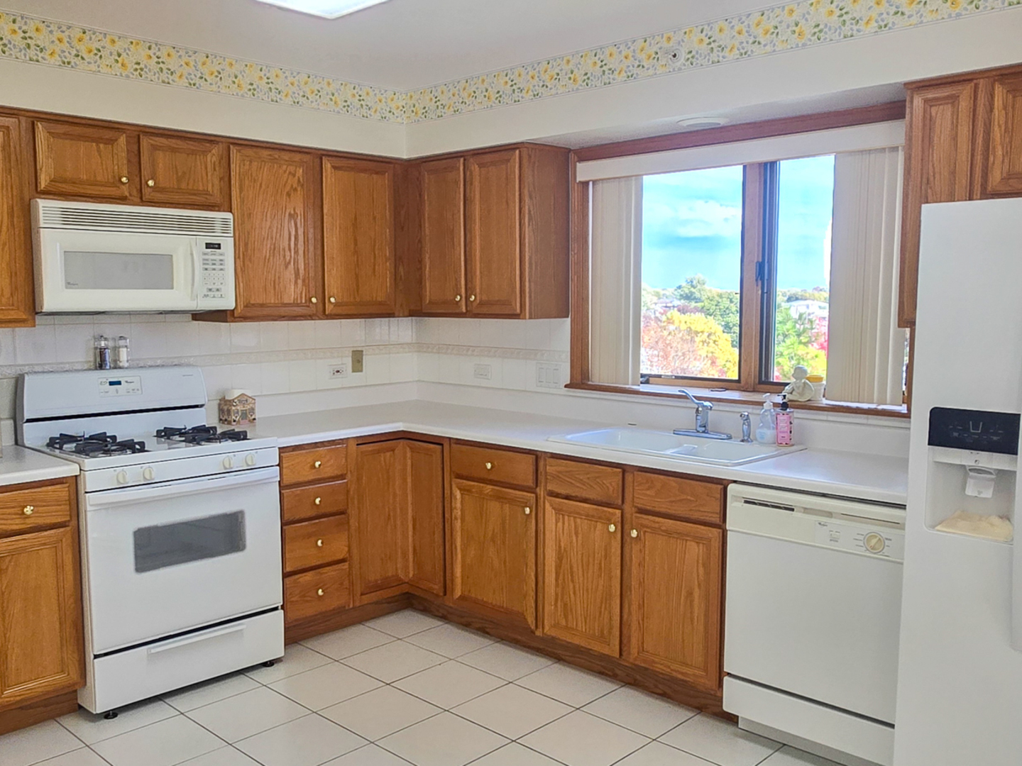 4655 N Cumberland Avenue 502