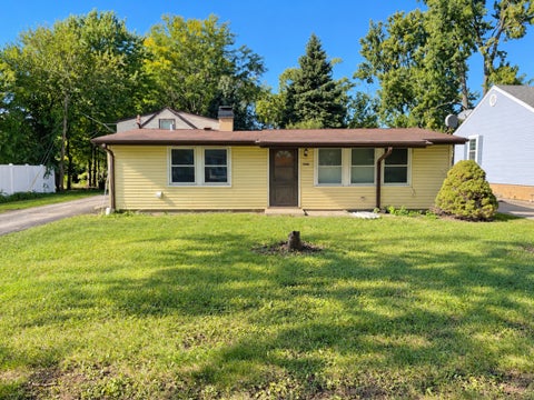 Photo of 2086 Nimitz Drive, Des Plaines, IL 60018 (MLS # 12769564)