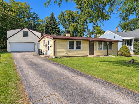 Tiny photo for 2086 Nimitz Drive, Des Plaines, IL 60018 (MLS # 12769564)