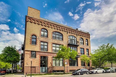 1050 W HUBBARD Street 1C Chicago IL 60642