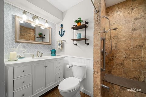 Tiny photo for 742 N Glenwood Place, Aurora, IL 60506 (MLS # 12531337)