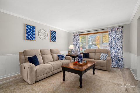 Tiny photo for 742 N Glenwood Place, Aurora, IL 60506 (MLS # 12531337)