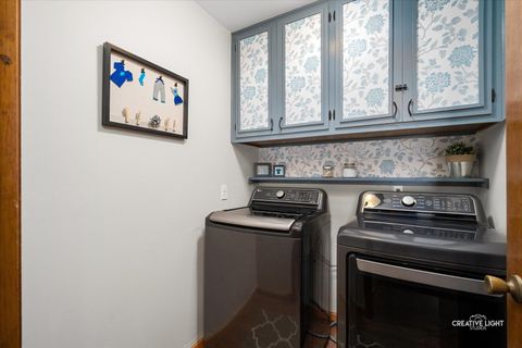 Tiny photo for 742 N Glenwood Place, Aurora, IL 60506 (MLS # 12531337)