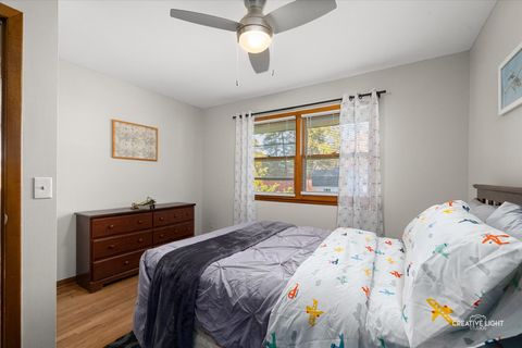 Tiny photo for 742 N Glenwood Place, Aurora, IL 60506 (MLS # 12531337)