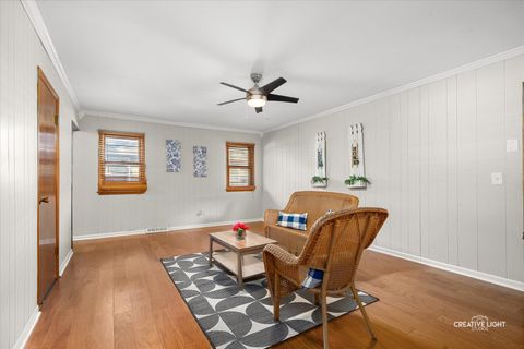 Tiny photo for 742 N Glenwood Place, Aurora, IL 60506 (MLS # 12531337)