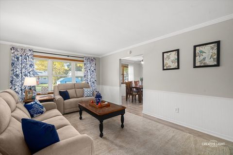 Tiny photo for 742 N Glenwood Place, Aurora, IL 60506 (MLS # 12531337)