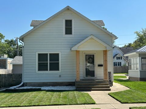 Photo of 908 9th Avenue, Fulton, IL 61252 (MLS # 12420072)