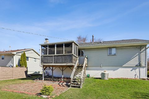 Tiny photo for 700 Hayward Avenue, Streamwood, IL 60107 (MLS # 12530352)