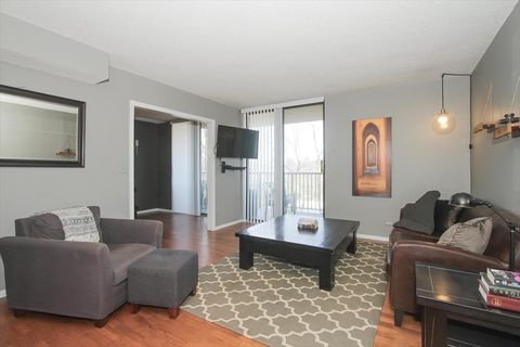 Tiny photo for 511 Aurora Avenue #416, Naperville, IL 60540 (MLS # 12335123)