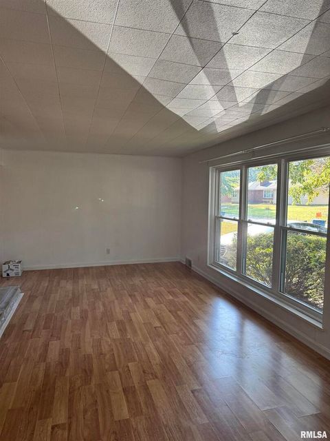 Tiny photo for 8 NORTHBROOK Drive, Mt Vernon, IL 62864 (MLS # EB459352)