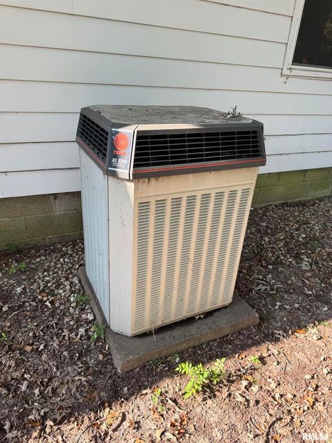 Tiny photo for 8 NORTHBROOK Drive, Mt Vernon, IL 62864 (MLS # EB459352)