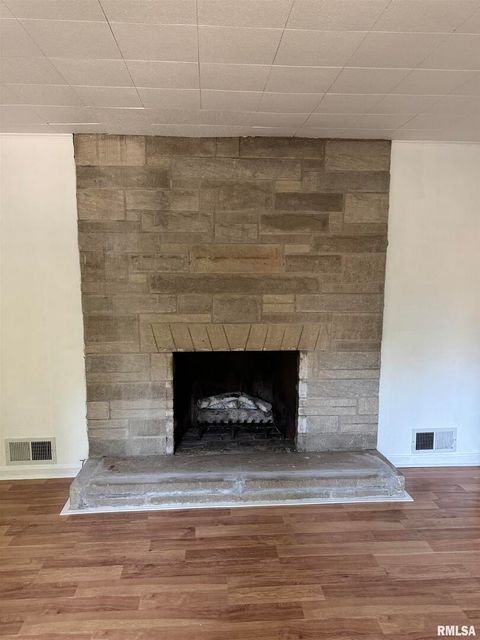 Tiny photo for 8 NORTHBROOK Drive, Mt Vernon, IL 62864 (MLS # EB459352)