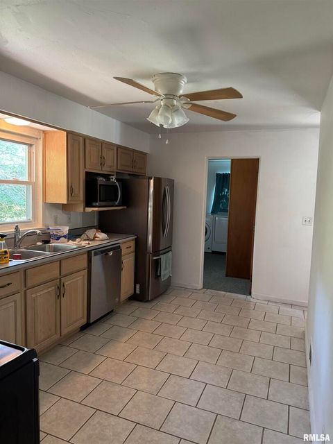 Tiny photo for 8 NORTHBROOK Drive, Mt Vernon, IL 62864 (MLS # EB459352)