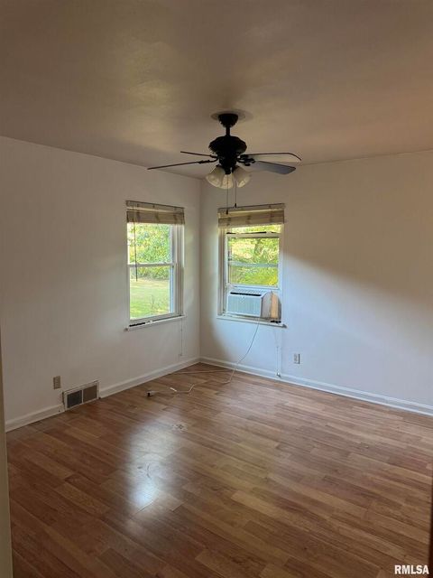 Tiny photo for 8 NORTHBROOK Drive, Mt Vernon, IL 62864 (MLS # EB459352)