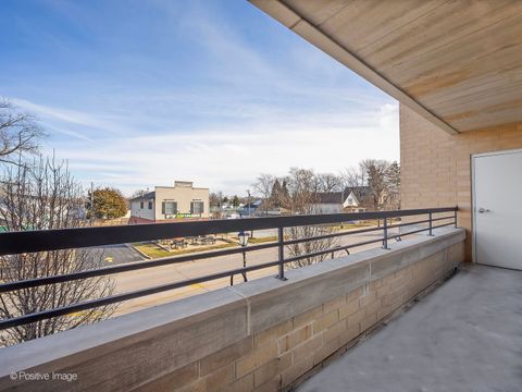 Tiny photo for 17212 Oak Park Avenue #2SE, Tinley Park, IL 60477 (MLS # 12547518)