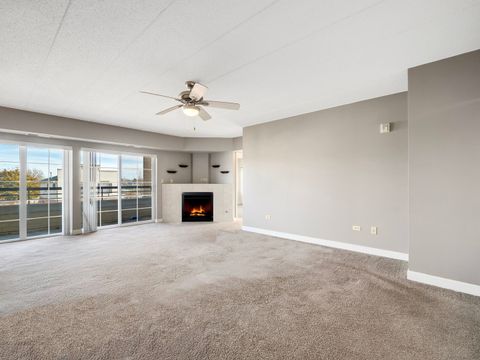 Tiny photo for 17212 Oak Park Avenue #2SE, Tinley Park, IL 60477 (MLS # 12547518)