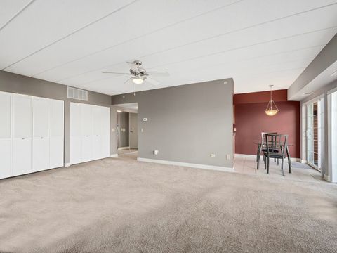 Tiny photo for 17212 Oak Park Avenue #2SE, Tinley Park, IL 60477 (MLS # 12547518)