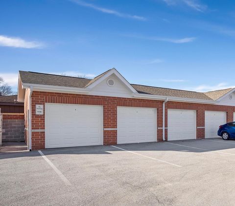 Tiny photo for 17212 Oak Park Avenue #2SE, Tinley Park, IL 60477 (MLS # 12547518)