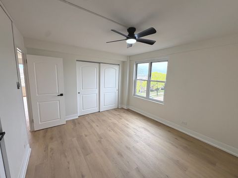 Tiny photo for 2600 W Balmoral Avenue #402, Chicago, IL 60625 (MLS # 12620617)