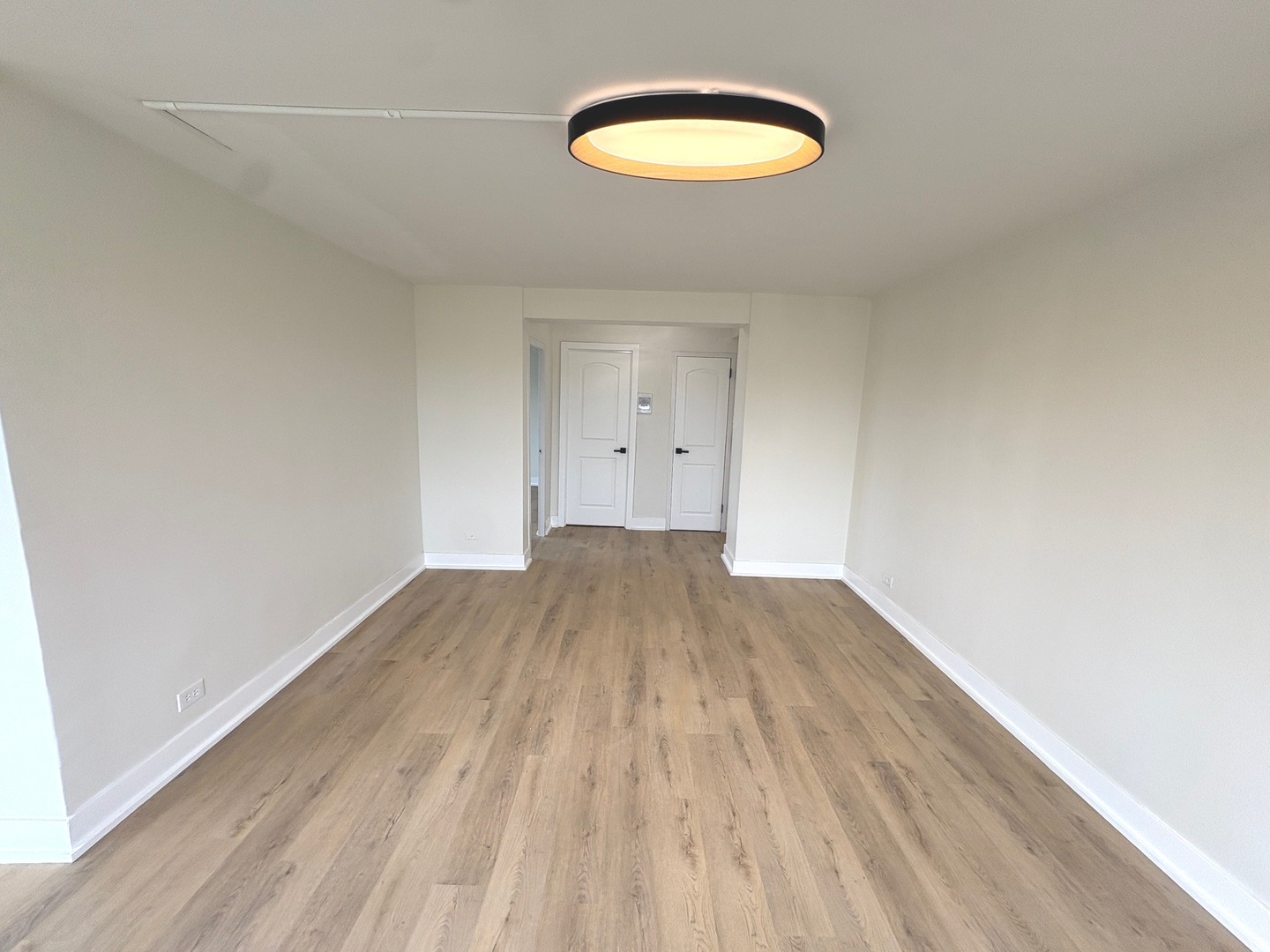 2600 W Balmoral Avenue 402