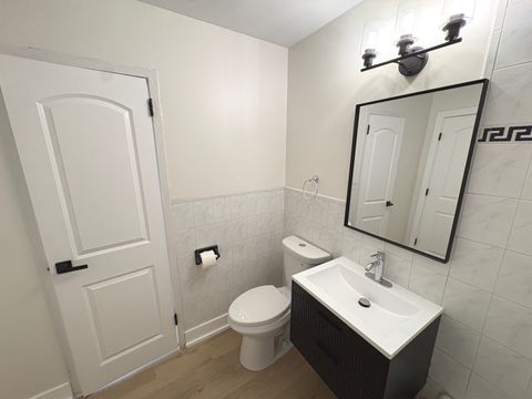 Tiny photo for 2600 W Balmoral Avenue #402, Chicago, IL 60625 (MLS # 12620617)