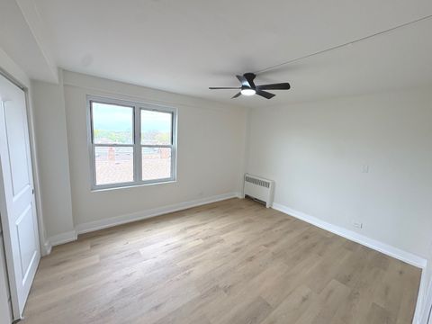 Tiny photo for 2600 W Balmoral Avenue #402, Chicago, IL 60625 (MLS # 12620617)