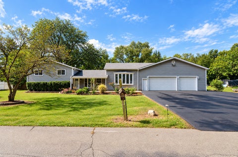Photo of 5N712 Garden Avenue, Roselle, IL 60172 (MLS # 12761114)