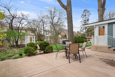 Tiny photo for 1104 S ALDINE Avenue, Park Ridge, IL 60068 (MLS # 12618512)