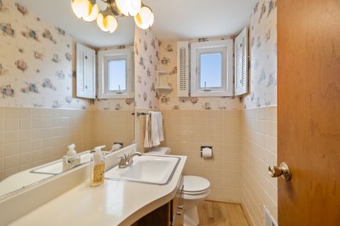 Tiny photo for 1104 S ALDINE Avenue, Park Ridge, IL 60068 (MLS # 12618512)