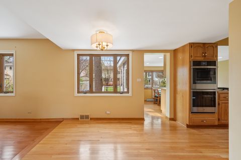 Tiny photo for 1104 S ALDINE Avenue, Park Ridge, IL 60068 (MLS # 12618512)