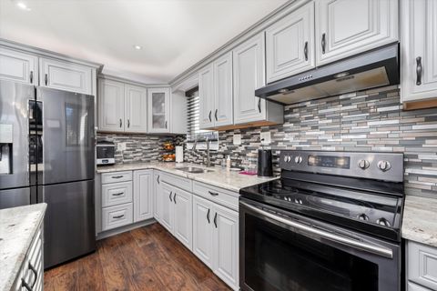 Tiny photo for 3508 Gunderson Avenue, Berwyn, IL 60402 (MLS # 12530468)