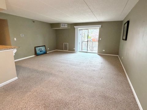 Tiny photo for 1 Bloomingdale Place #100, Bloomingdale, IL 60108 (MLS # 12625957)