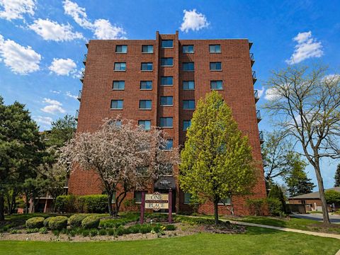 Tiny photo for 1 Bloomingdale Place #100, Bloomingdale, IL 60108 (MLS # 12625957)