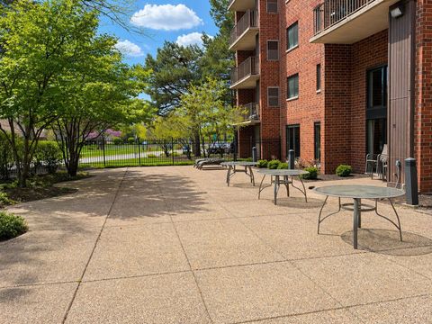 Tiny photo for 1 Bloomingdale Place #100, Bloomingdale, IL 60108 (MLS # 12625957)