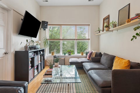 Tiny photo for 2607 N Hamlin Avenue #3, Chicago, IL 60647 (MLS # 12761070)