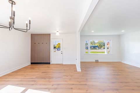 Tiny photo for 2N579 Bloomingdale Road, Glendale Heights, IL 60139 (MLS # 12507172)